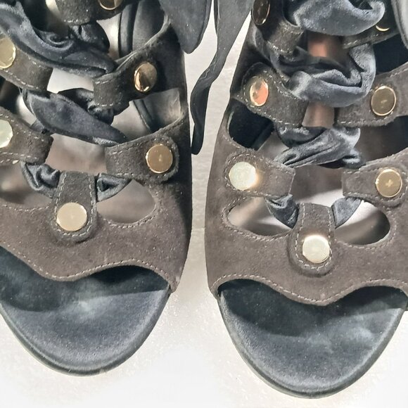 Guess by Marciano PManella Black Multi Suede Lace-Up Wedge Sandals 8 w/ Box VGUC - Picture 9 of 16